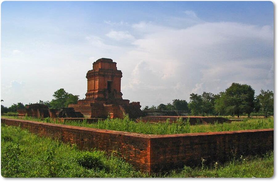 Candi Tidak hanya di Jawa/Bali. Sumatera juga ada. masupp gan nambah ilmu.