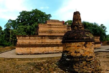 Candi Tidak hanya di Jawa/Bali. Sumatera juga ada. masupp gan nambah ilmu.