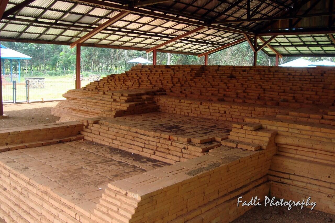 Candi Tidak hanya di Jawa/Bali. Sumatera juga ada. masupp gan nambah ilmu.