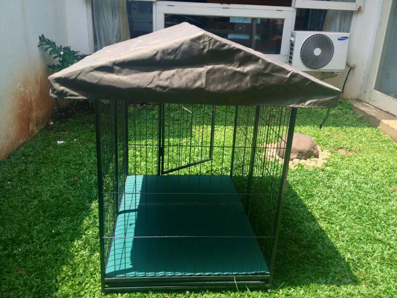 WTS PET HOUSE / DOG CAGE (KANDANG ANJING) knockdown dengan atap.