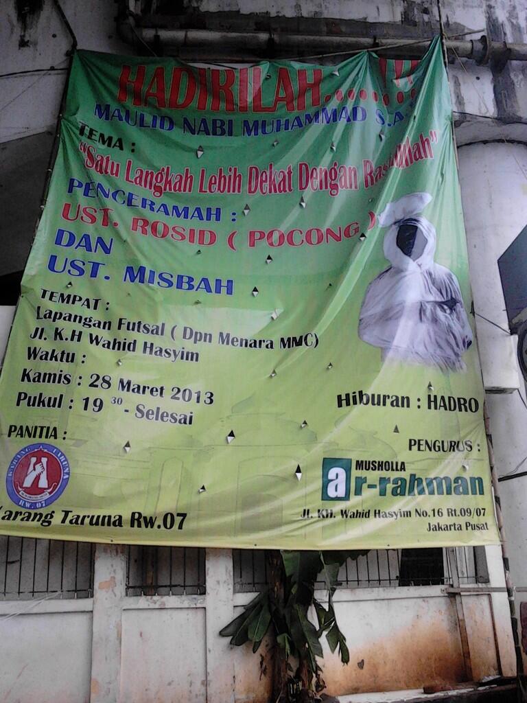 &#91;PIC&#93; NGERIII....MAULID-AN MALAH NGUNDANG POCONG!!!