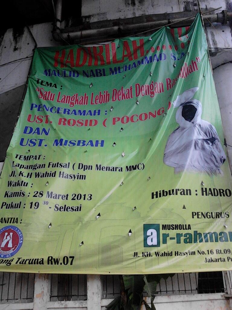 &#91;PIC&#93; NGERIII....MAULID-AN MALAH NGUNDANG POCONG!!!