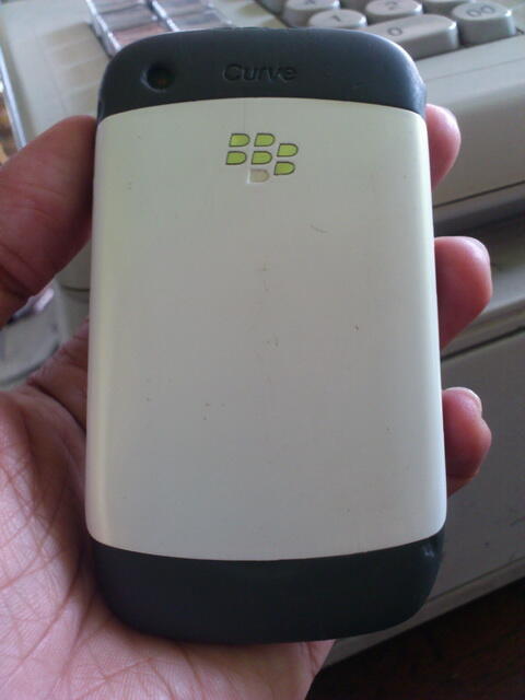 BANDUNG - BLACKBERRY 8520 GEMINI - MURAH,CUMA 750RB MASIH SEGEL TAM - BANDUNG