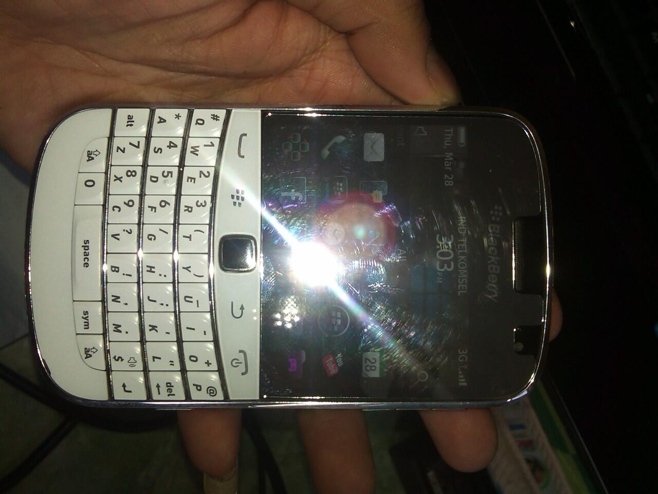 Blackberry Dakota White Ex. Garansi TAM Palembang