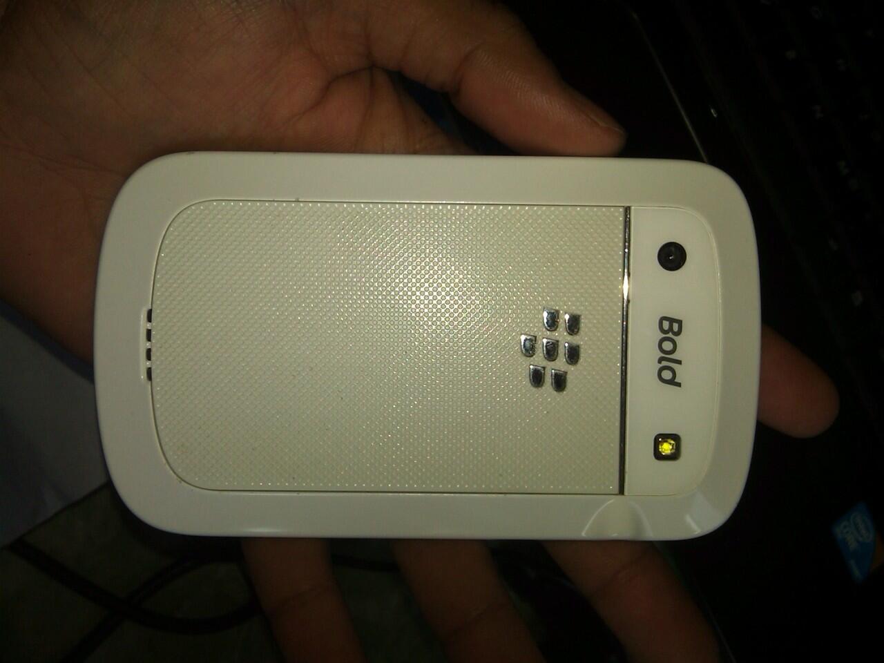 Blackberry Dakota White Ex. Garansi TAM Palembang