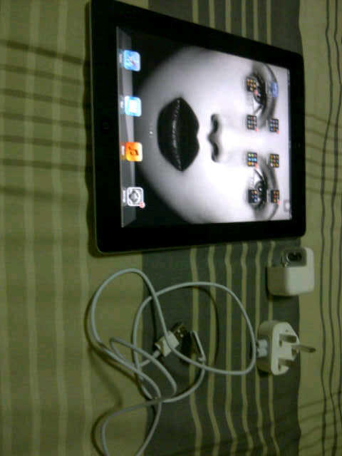 IPAD 2 16GB 3G WIFI BLACK MULUSSSS!!