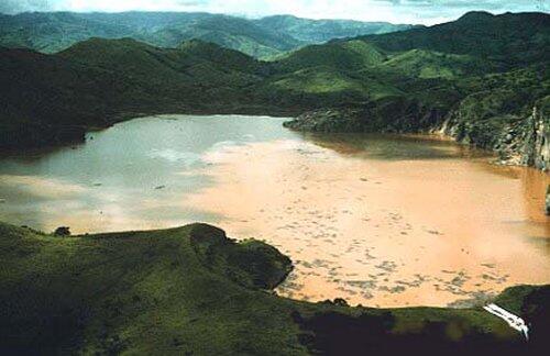 Danau terekstrim di Dunia