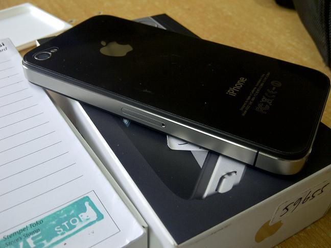 iphone4 32gb garansi resmi ses cuman 3.7juta