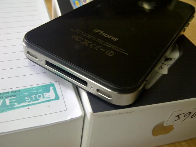 iphone4 32gb garansi resmi ses cuman 3.7juta