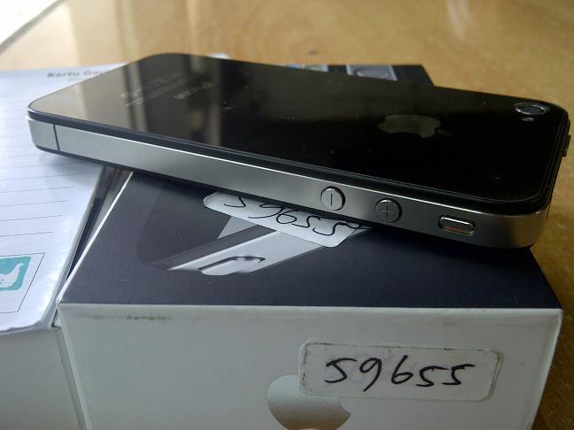 iphone4 32gb garansi resmi ses cuman 3.7juta