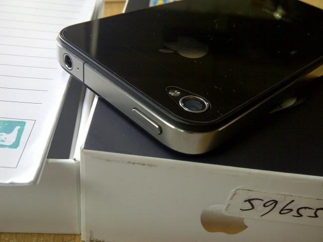 iphone4 32gb garansi resmi ses cuman 3.7juta
