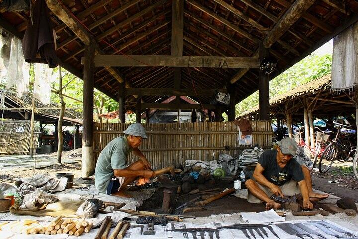 potret kegiatan pasar tradisional indonesia 