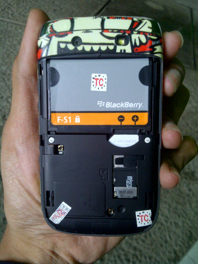 blackberry torch 9800 putih garansi berrindo 20 bulan