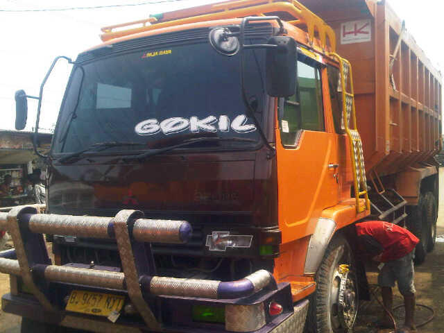 Dijual Dump truck (truk besar roda 10 tahun 2012
