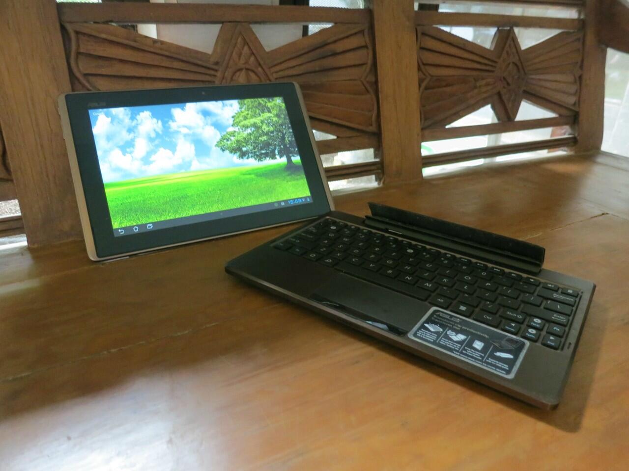 ASUS TRANSFORMER TF101 FULLSET ... TAWAR SESUKAMU GAN