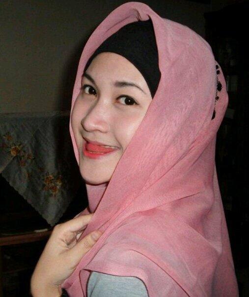 GALLERY CEWE BERJILBAB , ayo masuk yang demen....