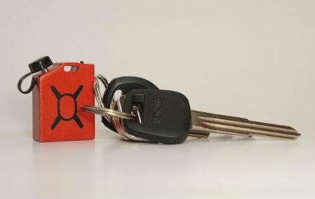 Charger Ponsel Terkecil di Dunia