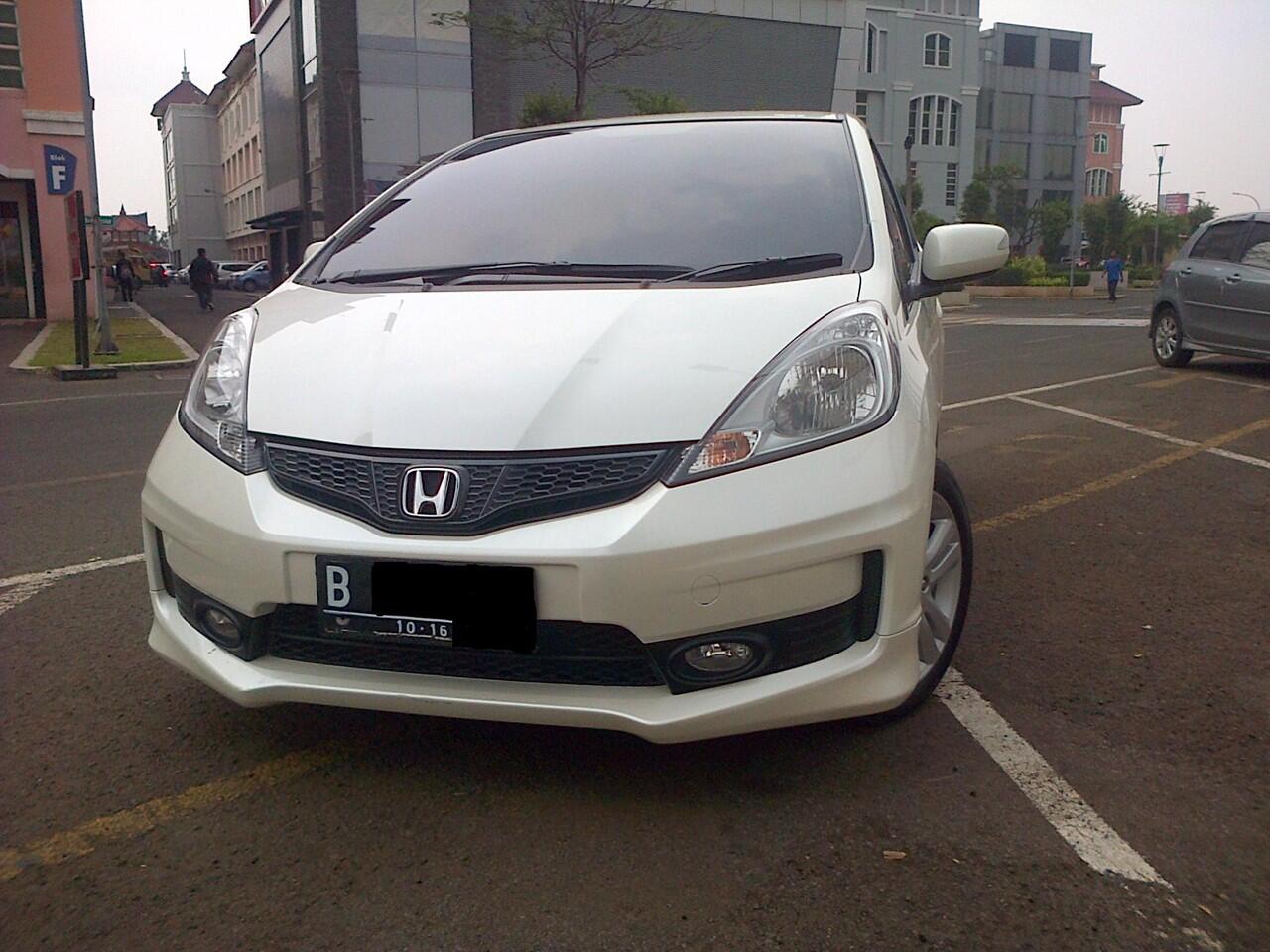 Honda Jazz RS Facelift AT Putih Mutiara km 10rban
