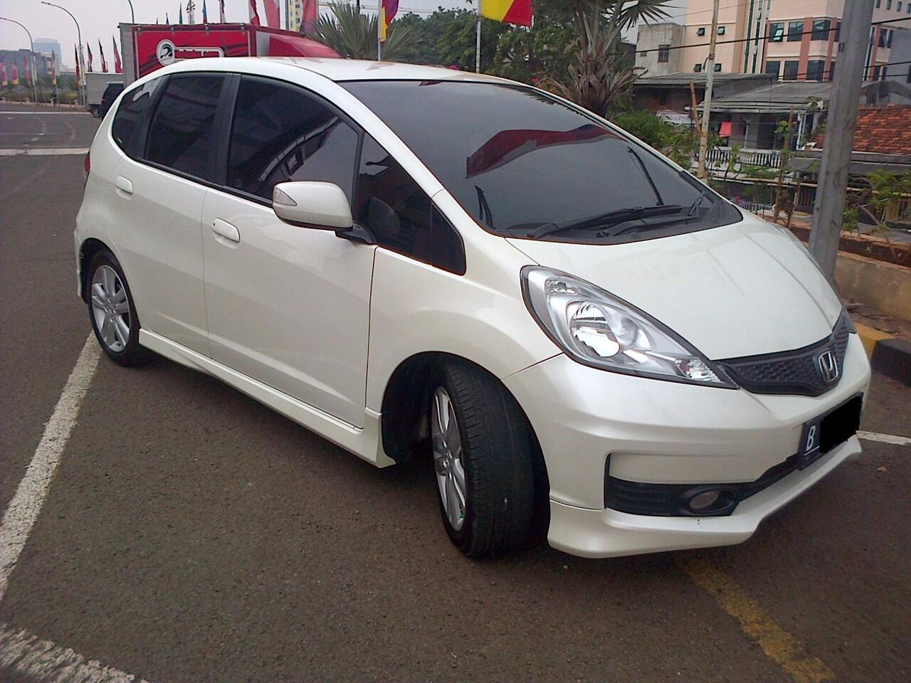 Honda Jazz RS Facelift AT Putih Mutiara km 10rban