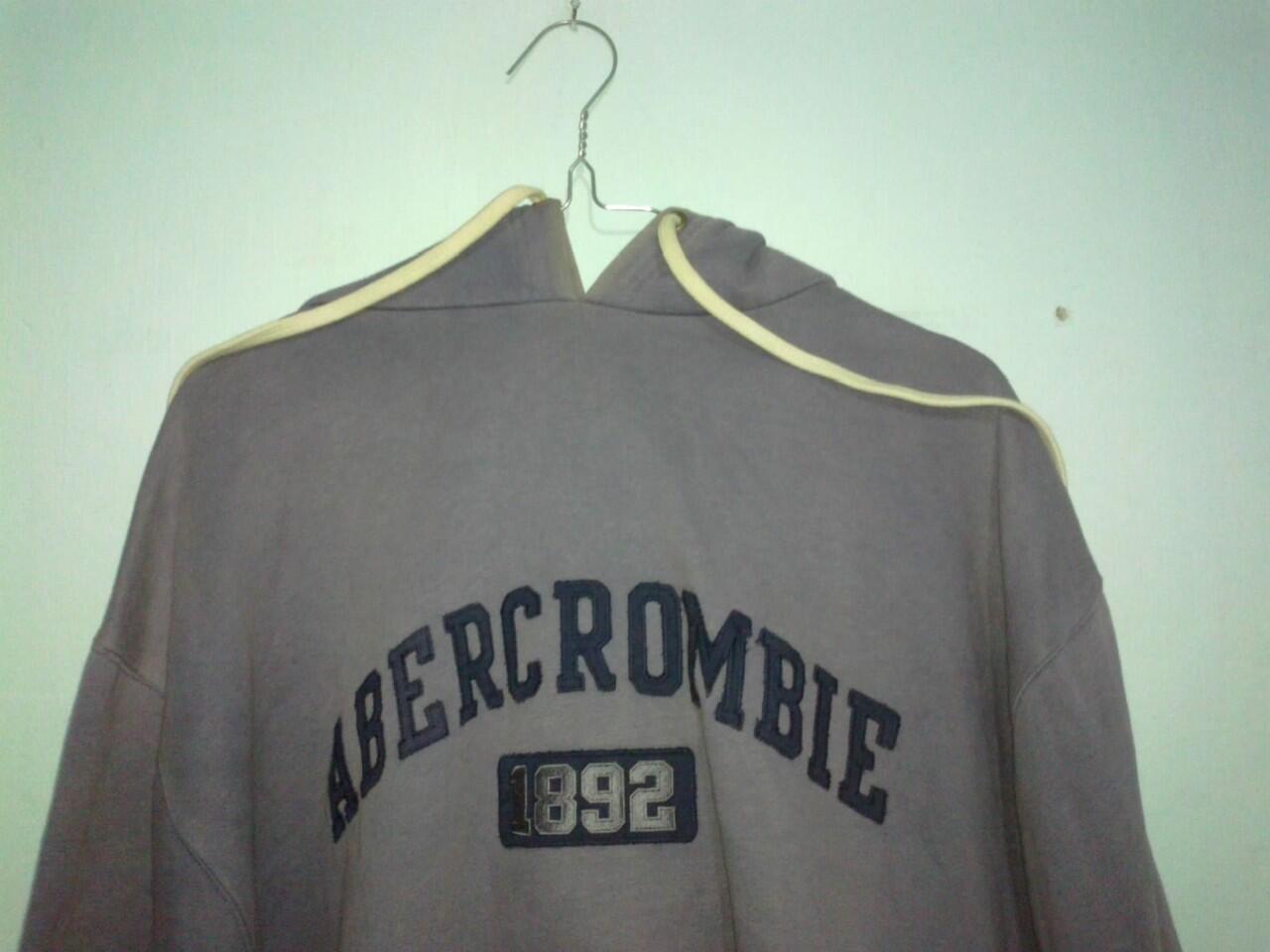 Terjual JUAL SWEATER/HOODIE/JAKET CUCI GUDANG LEMARI MURAH 