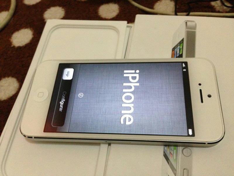 WTS Iphone 5 White 16gb Garansi TRANSEL like new ( Surabaya - Gresik )