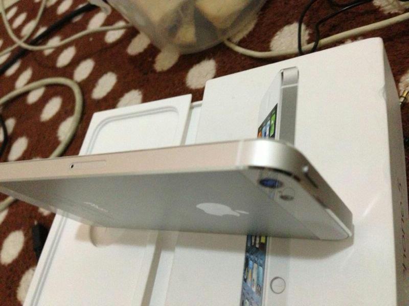 WTS Iphone 5 White 16gb Garansi TRANSEL like new ( Surabaya - Gresik )