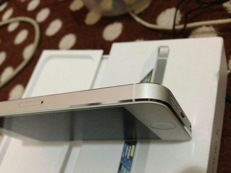 WTS Iphone 5 White 16gb Garansi TRANSEL like new ( Surabaya - Gresik )