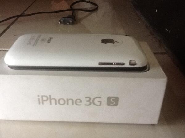 Wts Iphone 3Gs FU JB banyak pict dan full app | TT sama I4g Agan. Wajib Masuk!
