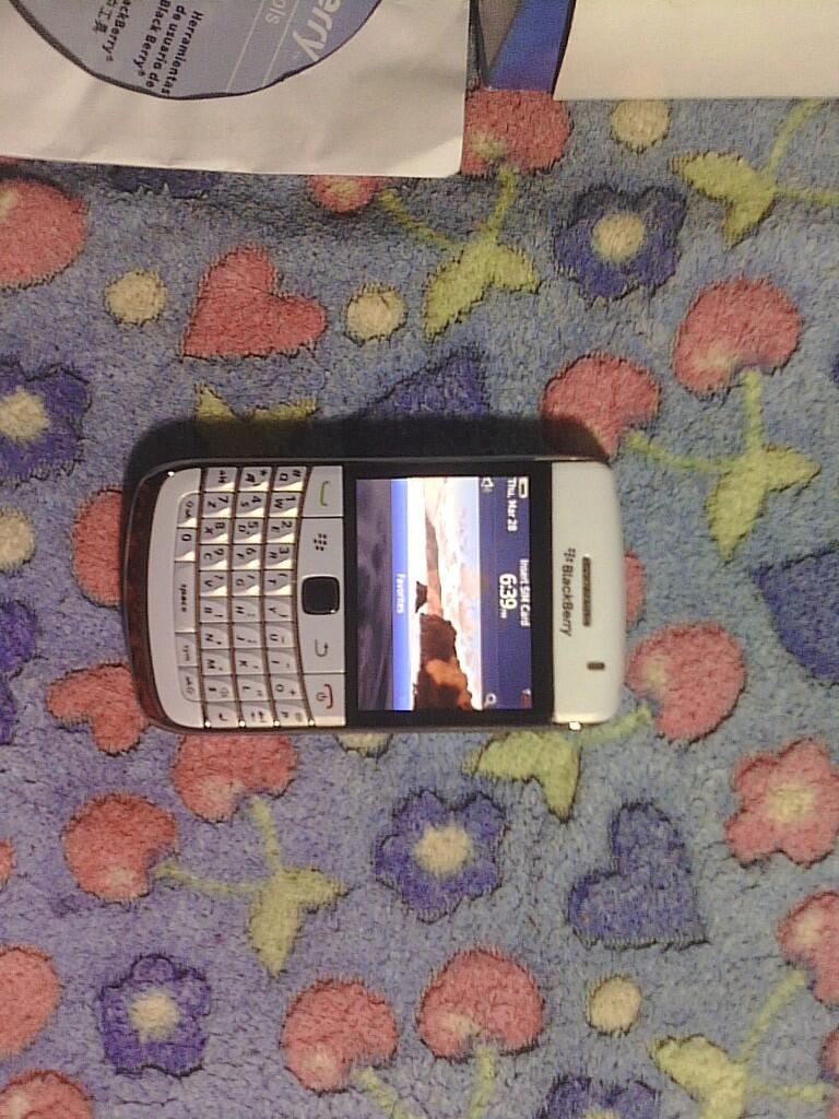 onyx 9700 lengkap minus cameranya gelap jual cepat