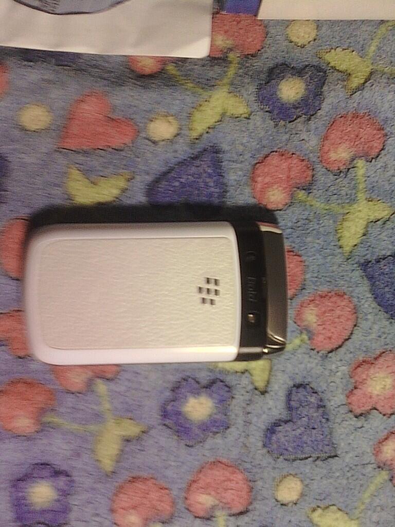 onyx 9700 lengkap minus cameranya gelap jual cepat