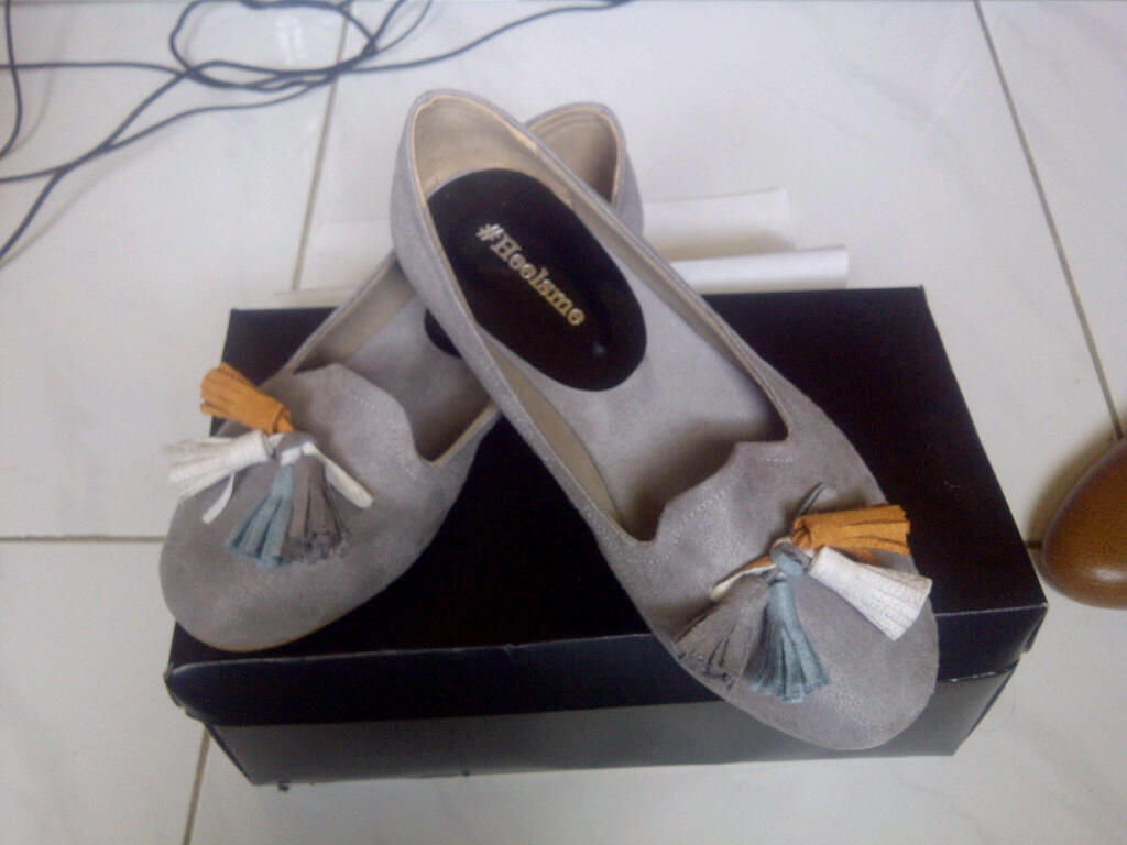 DICARI : Reseller Flatshoes Heels Wedges trima order 1an BRAND N DESAIN SENDIRI !