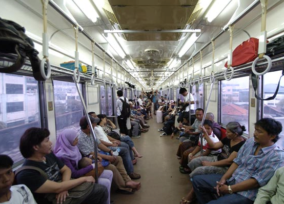 KRL beroperasi jam 4 Pagi, Jadwal KRL dari 514 jadi 575 Perjalanan