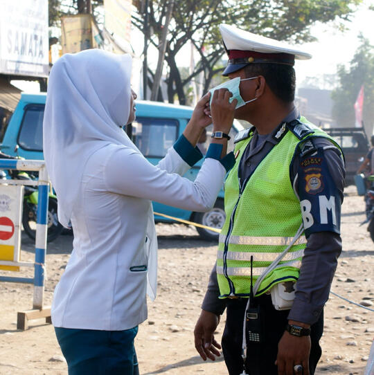 ~๑ 10 Aksi Polisi Narsis, Gokil dan Kocak :D ๑~