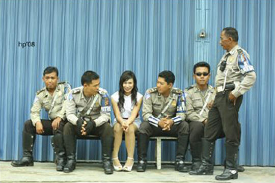 ~๑ 10 Aksi Polisi Narsis, Gokil dan Kocak :D ๑~