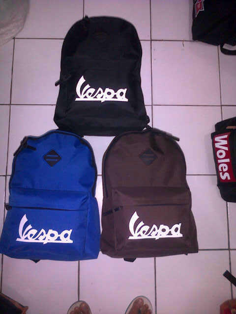 tas club bola , tas vespa ,tas jansport