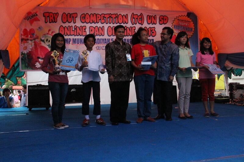 Hunted Photos (Sebuah koleksi foto seorang anak)