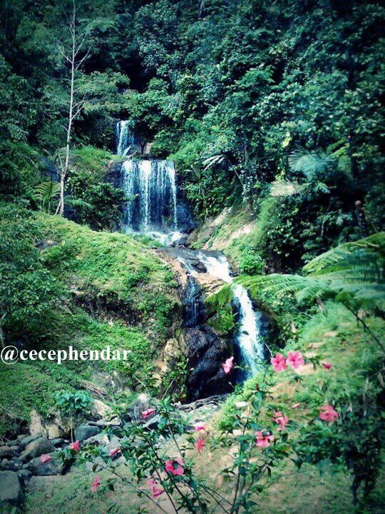 5 Curug (Air Terjun) Eksotis di Sumedang Yang Harus di Kunjungi