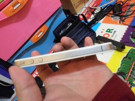 WTS> Iphone 4 32GB WHITE. Ex gr Resmi Ibox. fulset. OK