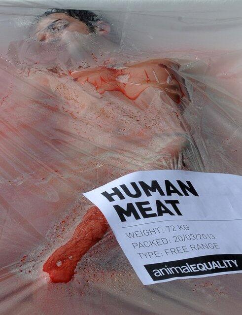 Aksi Semi Telanjang Para Aktivis Vegetarian