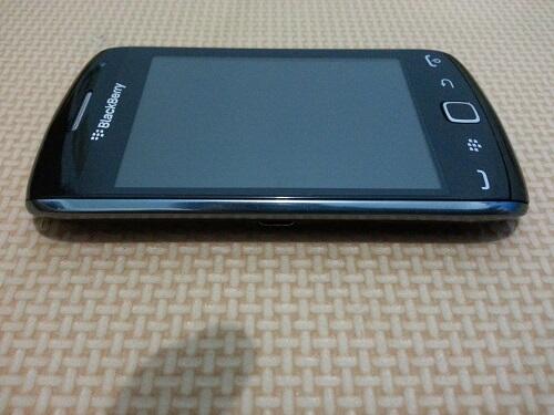 Blackberry Orlando 9380 Berrindo Baru Pakai 2 Bulan Mulus 99% Fullset TERMURAH !!!!!!