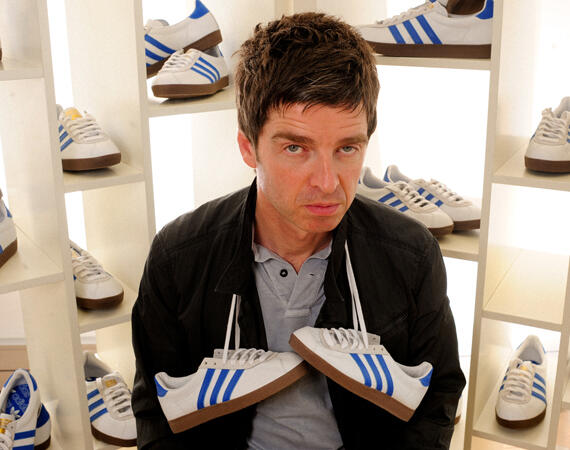 Mantan Pentolan Oasis Lelang Sepatu Adidas Rancangannya