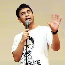 Stand Up Comedy di Indonesia udah berkembang Pesat