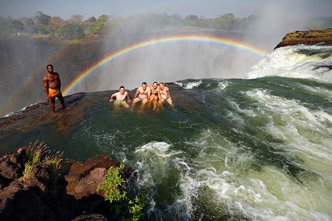 Kolam Renang Setan di Zimbabwe