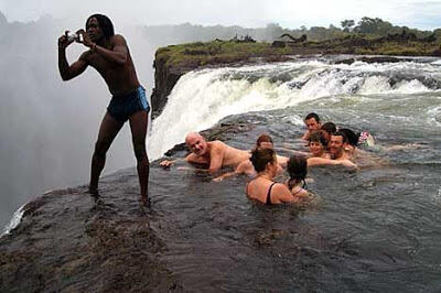 Kolam Renang Setan di Zimbabwe