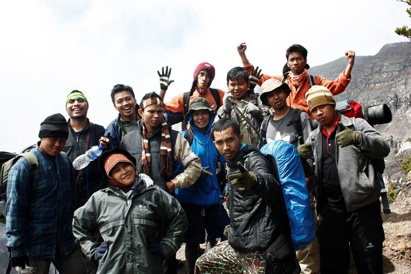 Komunitas HUJAN (Himpunan Jejak Anak Negri)
