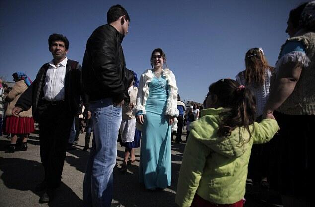 Tradisi Perjodohan Unik: 'Pasar Calon Mempelai Wanita' Ala Roma