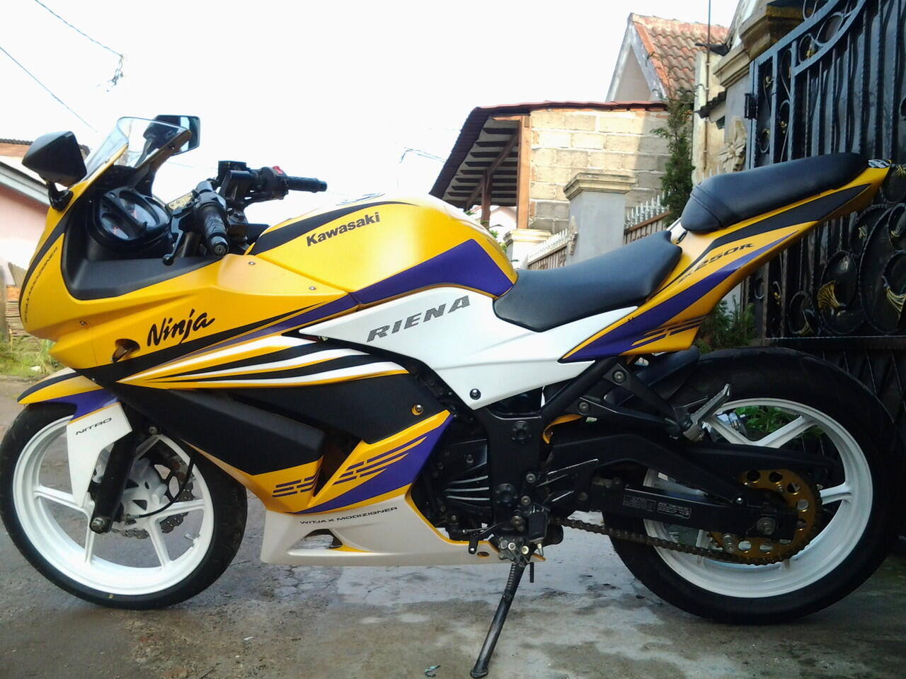 Dijual Ninja 250 Kuning 2009 modif simple elegant