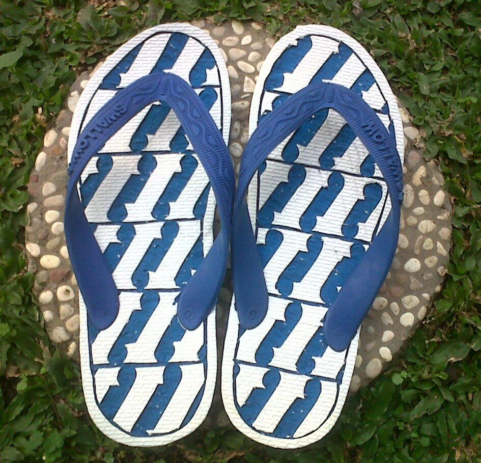 Terjual sandal  ukir  handmade ga sekedar print2 gambar 