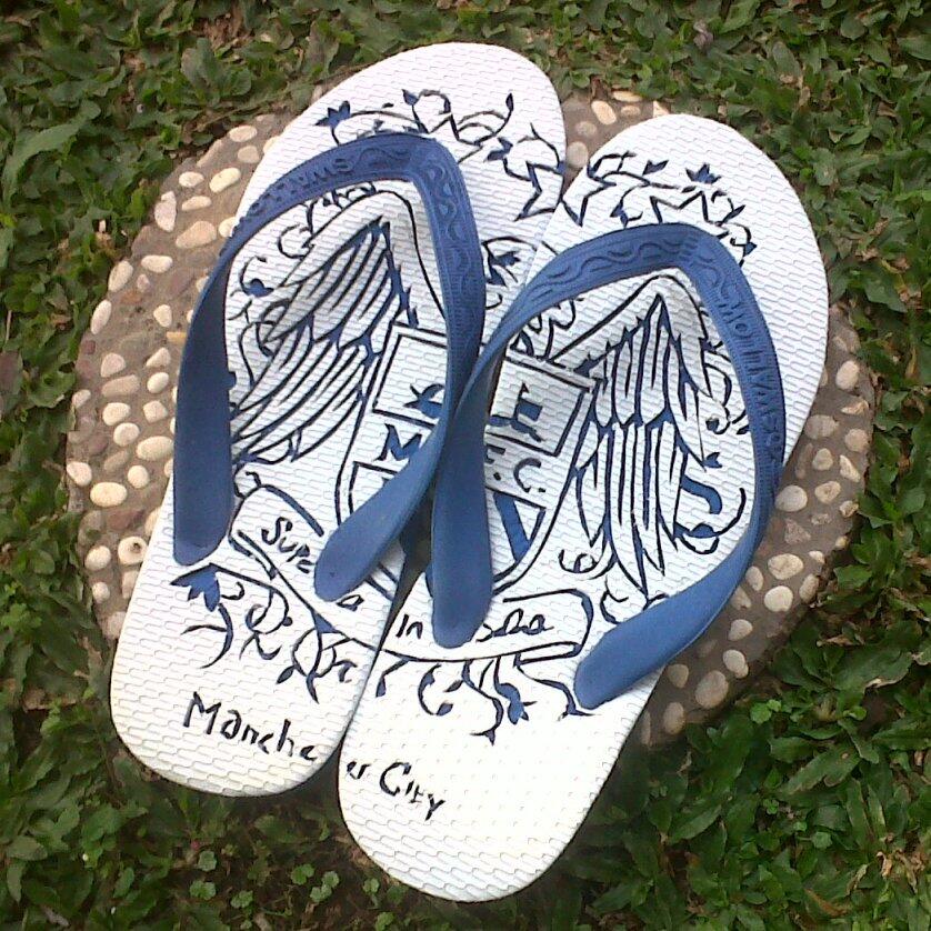 Terjual sandal  ukir  handmade ga sekedar print2 gambar 