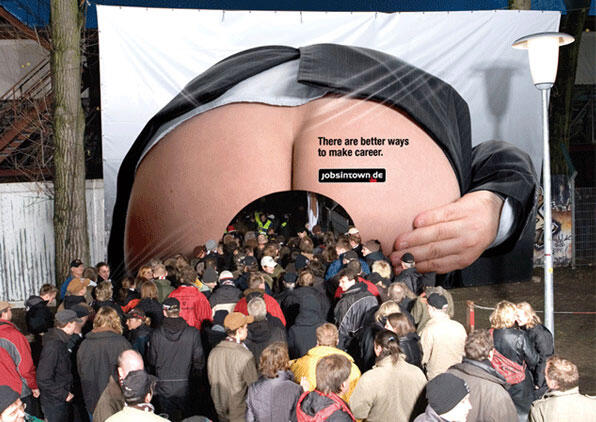 7 Iklan Paling Unik Sedunia Pada Bangunan (+ Pict)